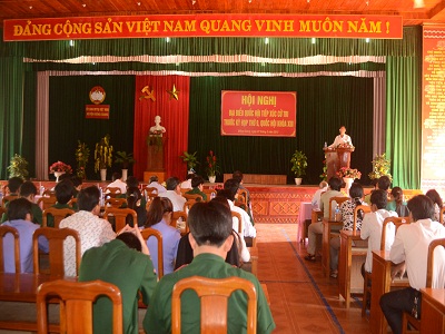 Đại biểu Quốc hội Trần Xuân Vinh tiếp xúc cử tri tại huyện Đông Giang
