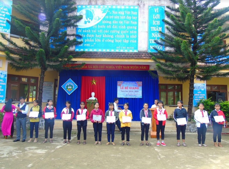 Trường PTDTNT THCS huyện Đông Giang Bế giảng nam học 2018-2019