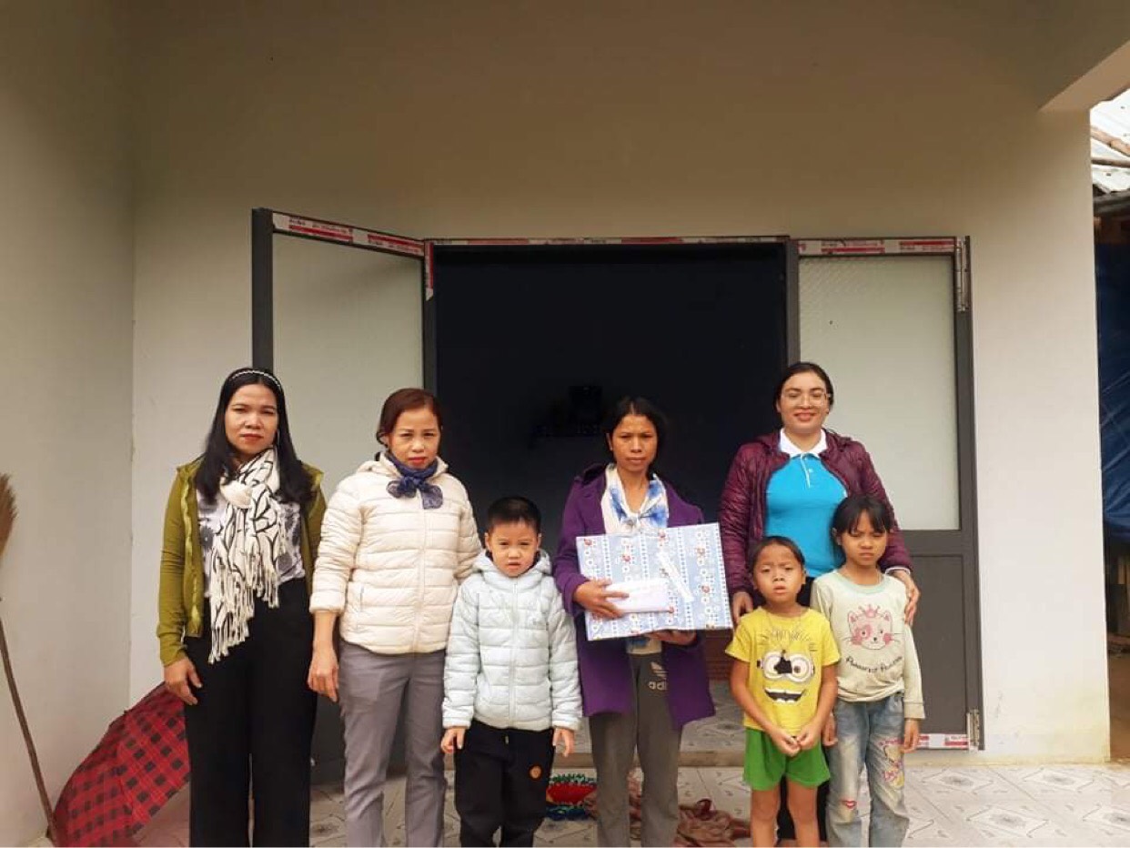 Trao nhà mái ấm tình thương cho chị Pơ Loong Thị Túc